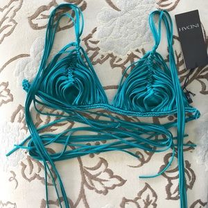 NEW INDAH emerald Andrea top